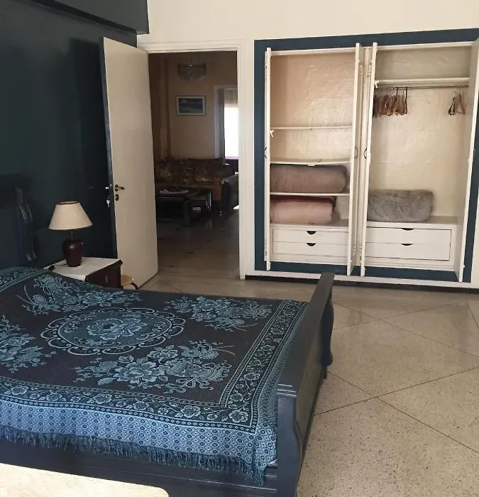 Property In A Quiet Area Close To The Train Station And Town-1